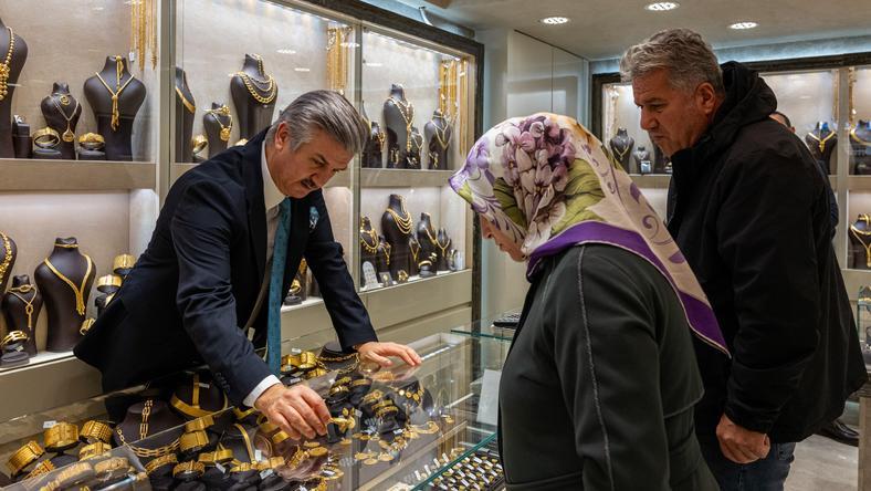 美伊开战,为何土耳其狂抛黄金?